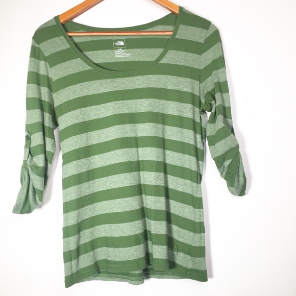 💰 5/25$ ♻️ The North Face Small Green Crop Sleeve Tee - Picture 1 of 10